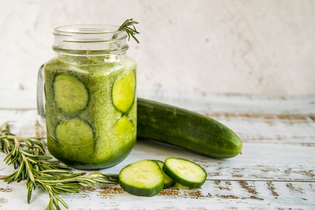 Stilleven van een smakelijke zomer smoothie