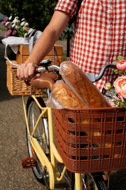 Gratis foto stilleven van fietsmand