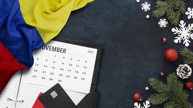 Stilleven van kerstkalender met Colombiaanse vlag