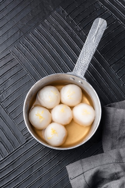 Gratis foto stilleven zoete tang yuan samenstelling