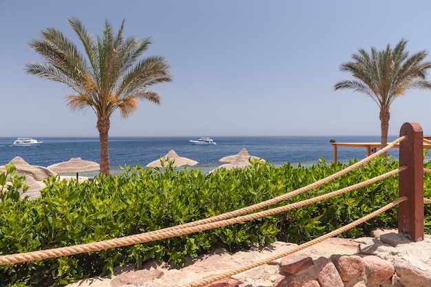 Strand bij het luxehotel, Sharm el Sheikh, Egypte