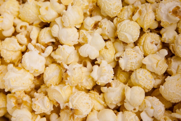 Gratis foto stukjes witte popcorn met elkaar vermengd