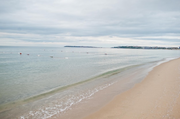 Gratis foto sunny beach aan de zwarte zee in bulgarije zomervakantie reisvakantie