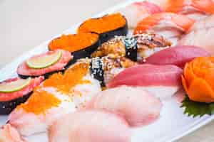 Gratis foto sushi rol