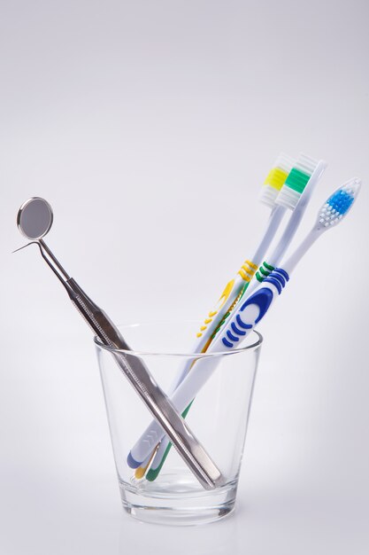 Tandenborstels in een glas