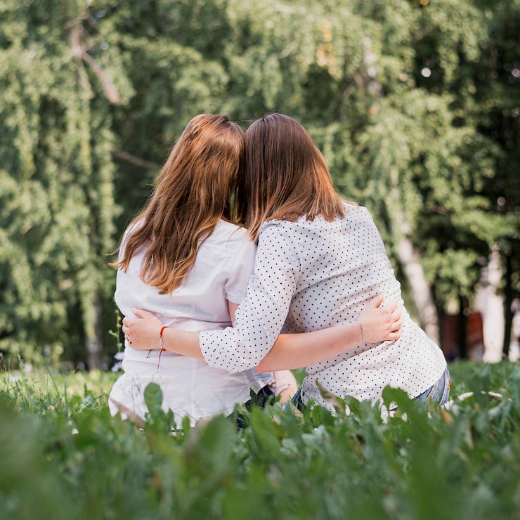 Gratis Foto tienermeisjes van achter knuffelen