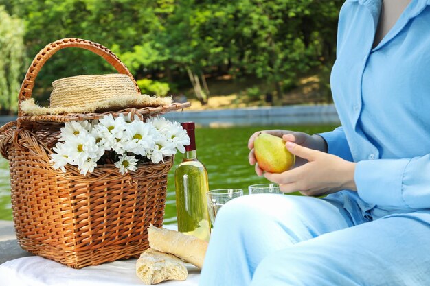 Tijd doorbrengen in de natuur picknickaccessoires voor picknick