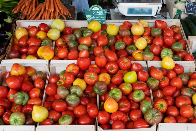 Gratis foto tomatenkraam op de markt van sanarysurmer