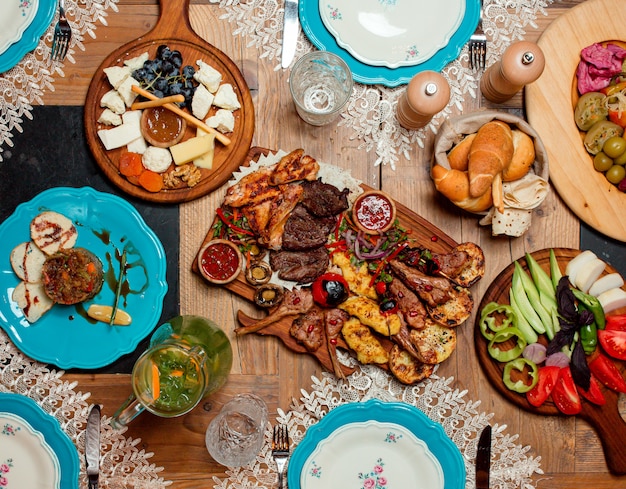 Traditionele kebab set bovenaanzicht