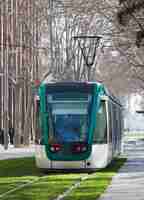 Gratis foto tram op straat