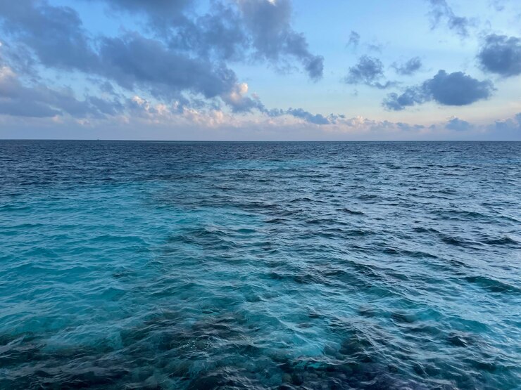 Gratis Foto tropisch strand met waterbungalows op de malediven