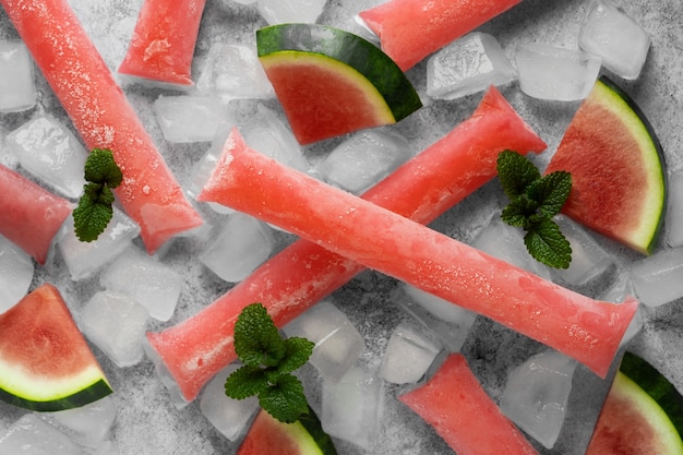 Typische Braziliaanse freezies met fruitstilleven