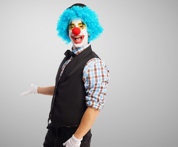 Uitnodigende clown in te voeren