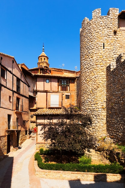 Uitzicht op Albarracin met oud fort