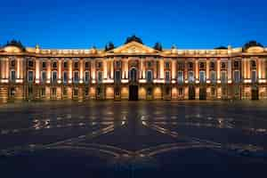 Gratis foto uitzicht op capitole of het stadhuis is het gemeentelijk bestuur van de stad toulouse in frankrijk