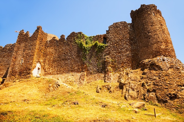 Gratis foto uitzicht op castell de montsoriu