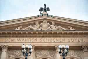 Gratis foto uitzicht op de alte oper in het centrum van frankfurt