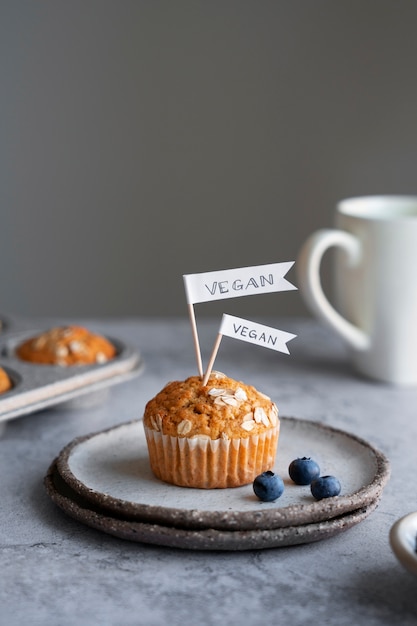 Gratis foto uitzicht op gebakken muffins gedaan door veganistische bakkerij