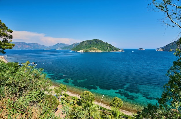 Gratis foto uitzicht op het icmeler-strand in de stad marmaris