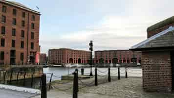 Gratis foto uitzicht op het royal albert dock in liverpool, verenigd koninkrijk