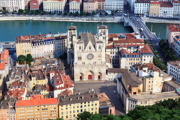 Uitzicht op Lyon met de kathedraal van Saint Jean, Frankrijk