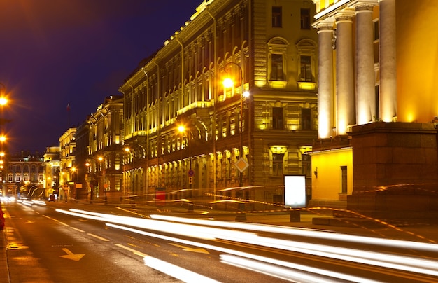 Uitzicht op St. Petersburg in de nacht