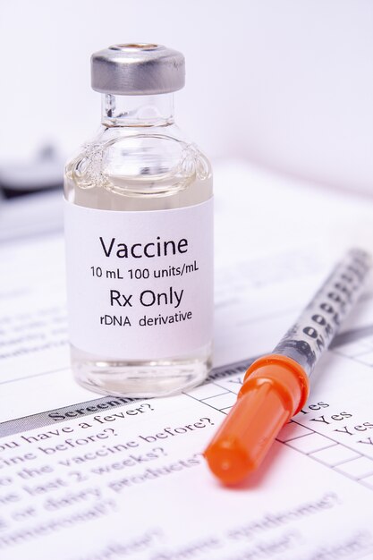 Vaccin en spuit close-up