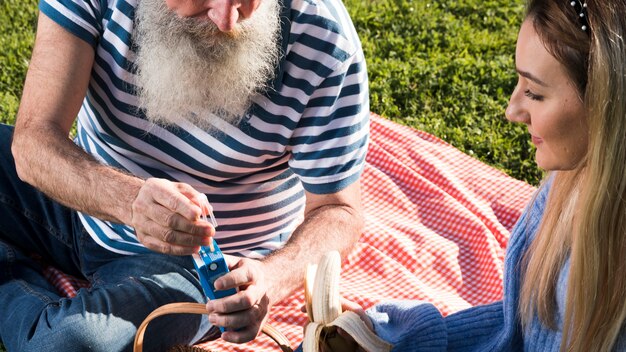 Gratis foto vader en dochter tijd samen doorbrengen