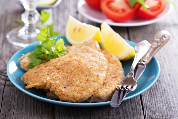 Varkensschnitzel met Parmezaanse kaas