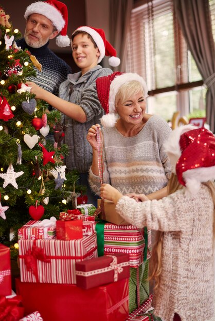 Veel plezier met het aankleden van een kerstboom