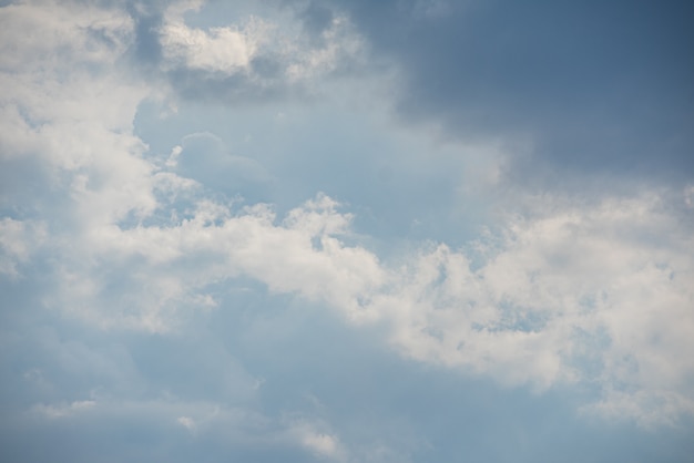 Verbazingwekkende mooie hemel met wolken