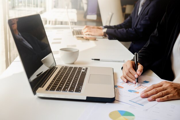 Vergadering statistieken boekhoudkundige discussie papier corporate