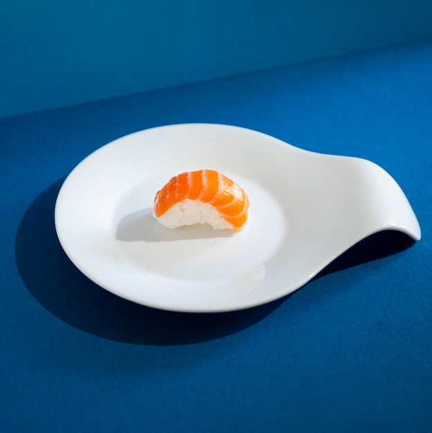 Gratis foto vergrote weergave van heerlijke sushi-concept