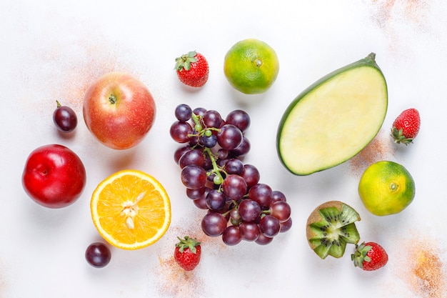 Vers biologisch geassorteerde fruit en bessen