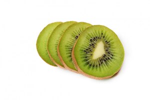 Gratis foto vers geïsoleerd kiwifruit
