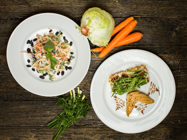 Verschillende saladesla en wortel