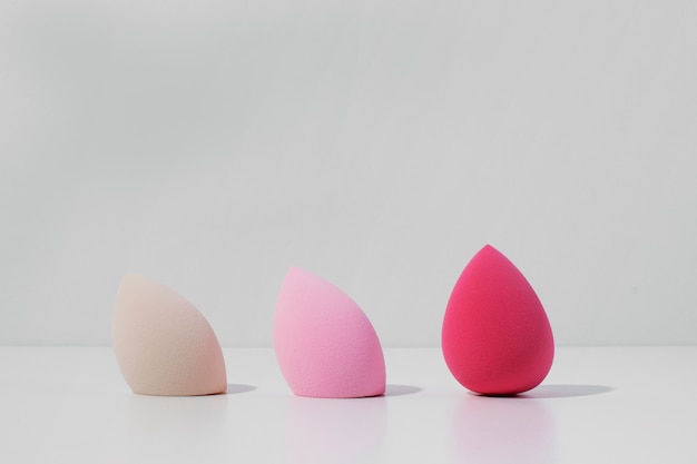 Gratis foto verschillende tinten beautyblenders