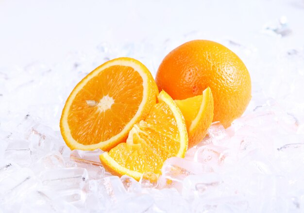 Verse sinaasappels en ijs