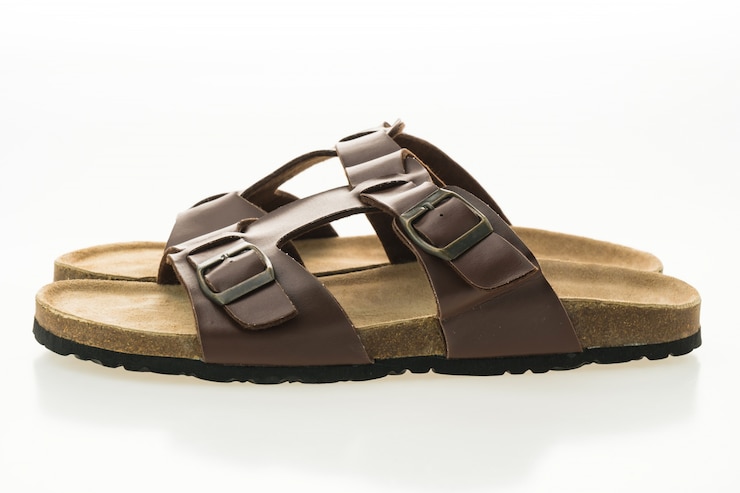 Gratis Foto versleten mannen schoenen achtergrondwit