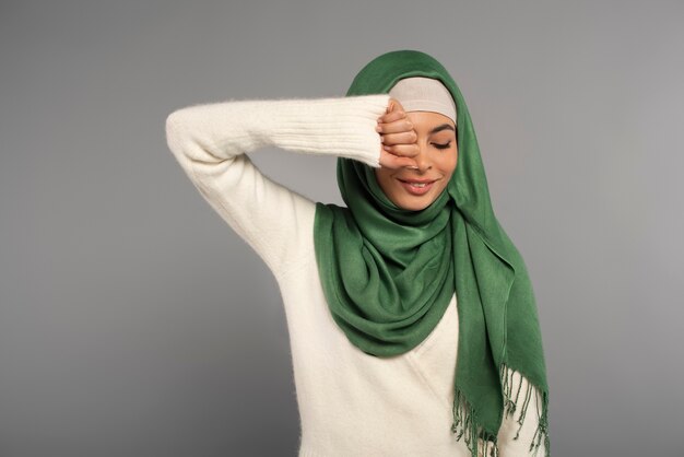 verticaal, van, vrouw, vervelend, hijab, isolated