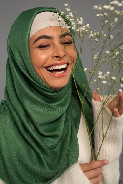 verticaal, van, vrouw, vervelend, hijab, isolated