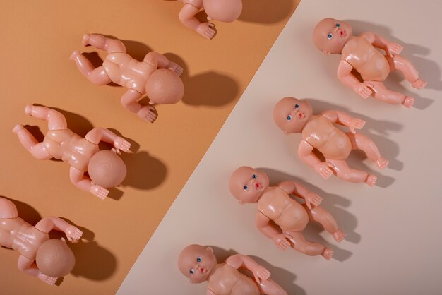 Verzameling plastic babypoppen voor kinderen