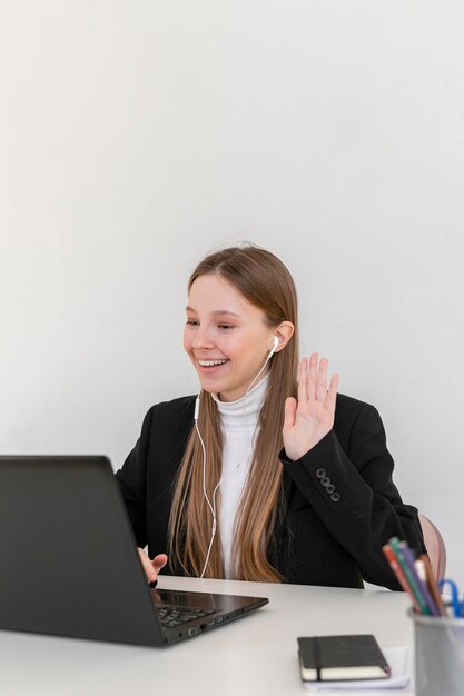 Videoconferentie voor vrouwen met gemiddelde opname