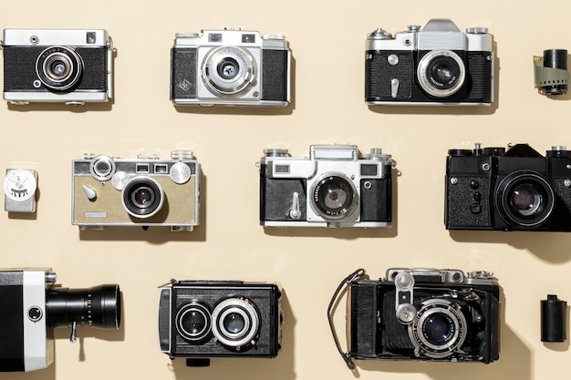 Gratis foto vintage fotocamera's arrangement