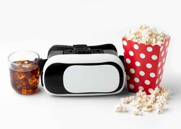 Virtual reality-headset en popcorn