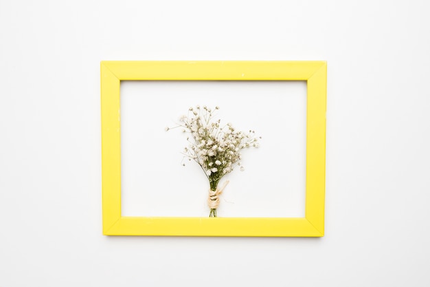 Gratis foto vlak leg van frame met bloemenconcept