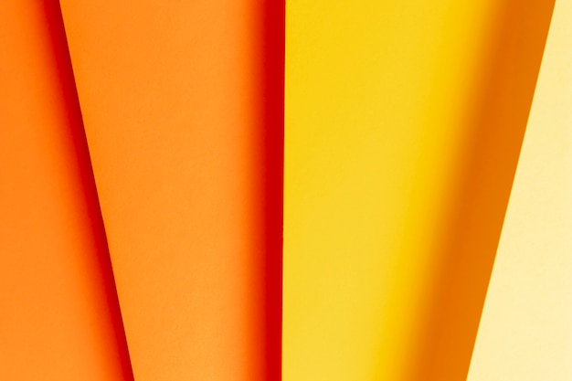 Vlak liggend patroon gemaakt van verschillende tinten van warme kleuren close-up