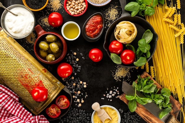 Voedselachtergrond Voedselconcept Met Diverse Lekkere Verse Ingrediënten Voor Koken. Italiaanse Food Ingredients. Uitzicht vanaf boven met kopie ruimte.