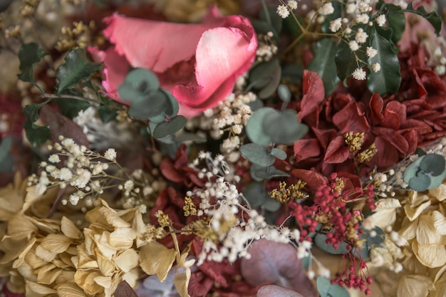 Gratis foto volledig kader van helder bloemenboeket