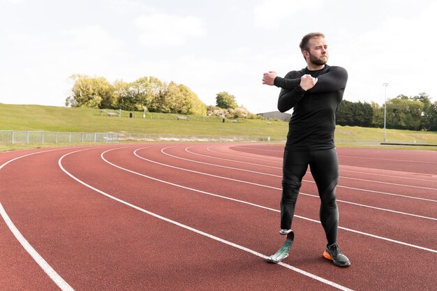 Volledig schot gehandicapte man die zich uitstrekt